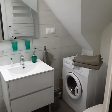 A 150 M Des Thermes Et Du Centre Apartment